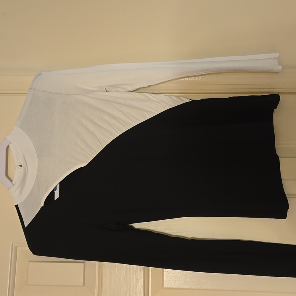 VENUS Monochrome Asymmetrical Long Sleeve Shirt With Peephole